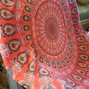 Classic Elegance Beach Spread - Round 64 inch